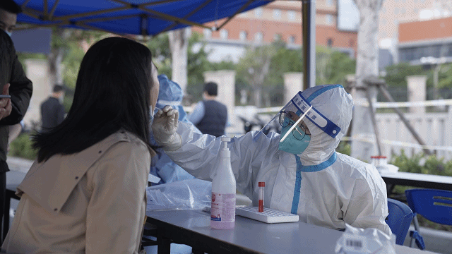 来自福建医科大学附属协和医院平潭分院的林烨,是血透室的一名护士