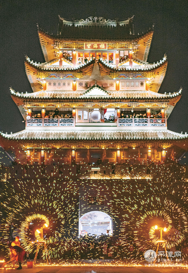 千年非遗绝技火龙钢花点亮岚岛璀璨盛景