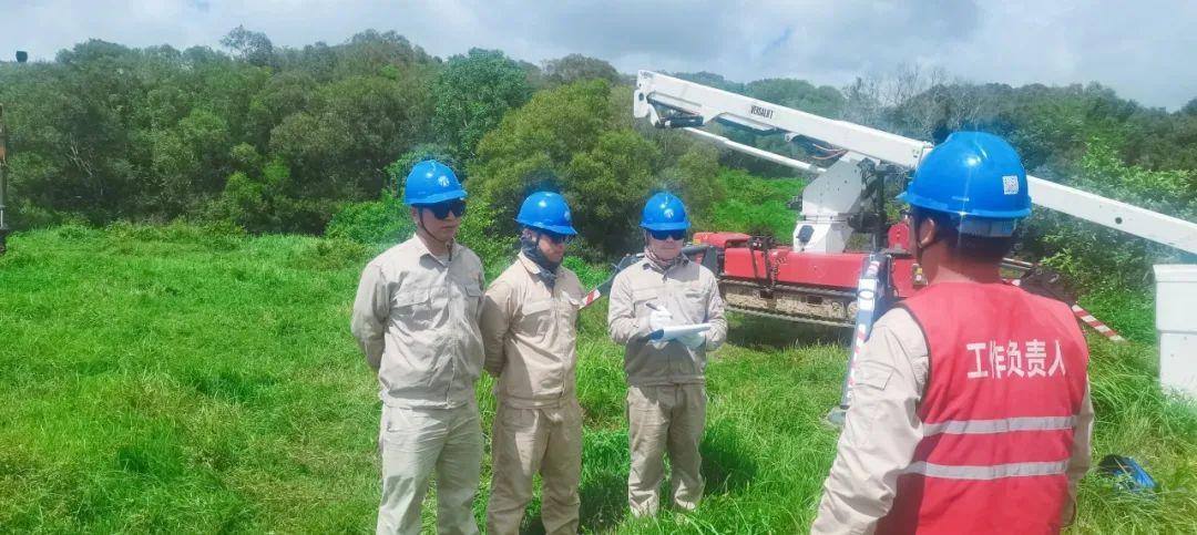 国网平潭供电公司高效攻坚山地带电作业