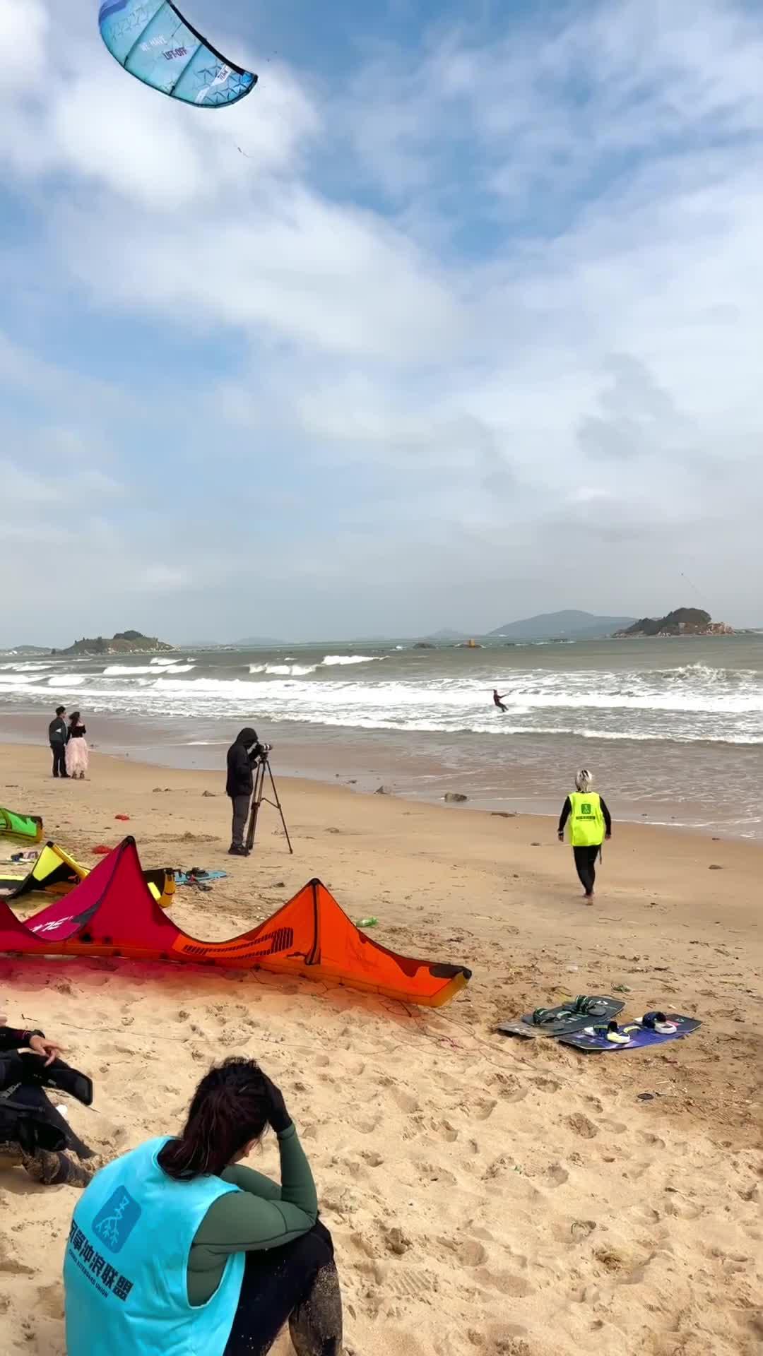 平潭姑娘，冠军！以风为媒，踏浪驰骋