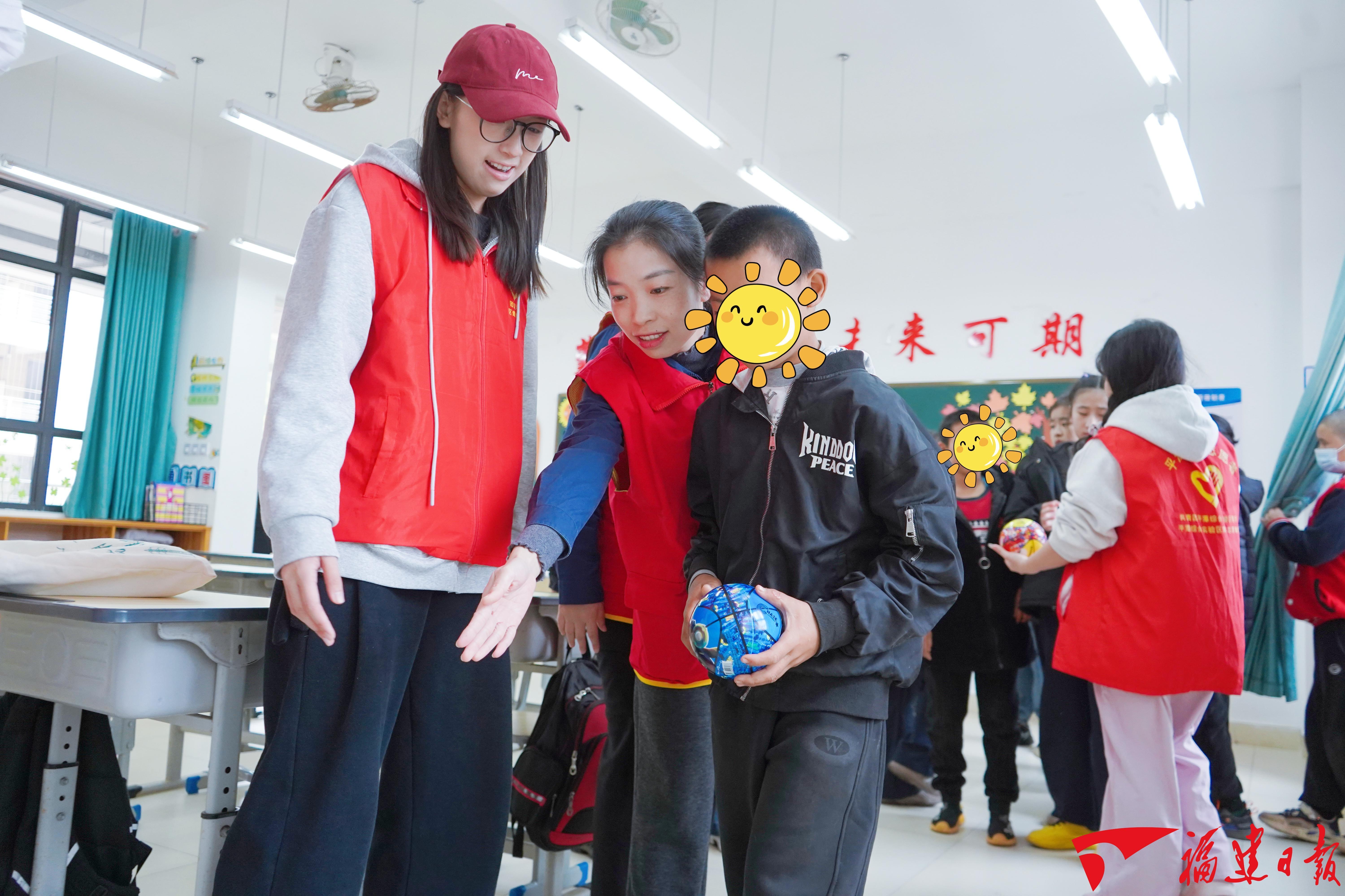 国网平潭供电公司走进特殊教育学校开展公益活动