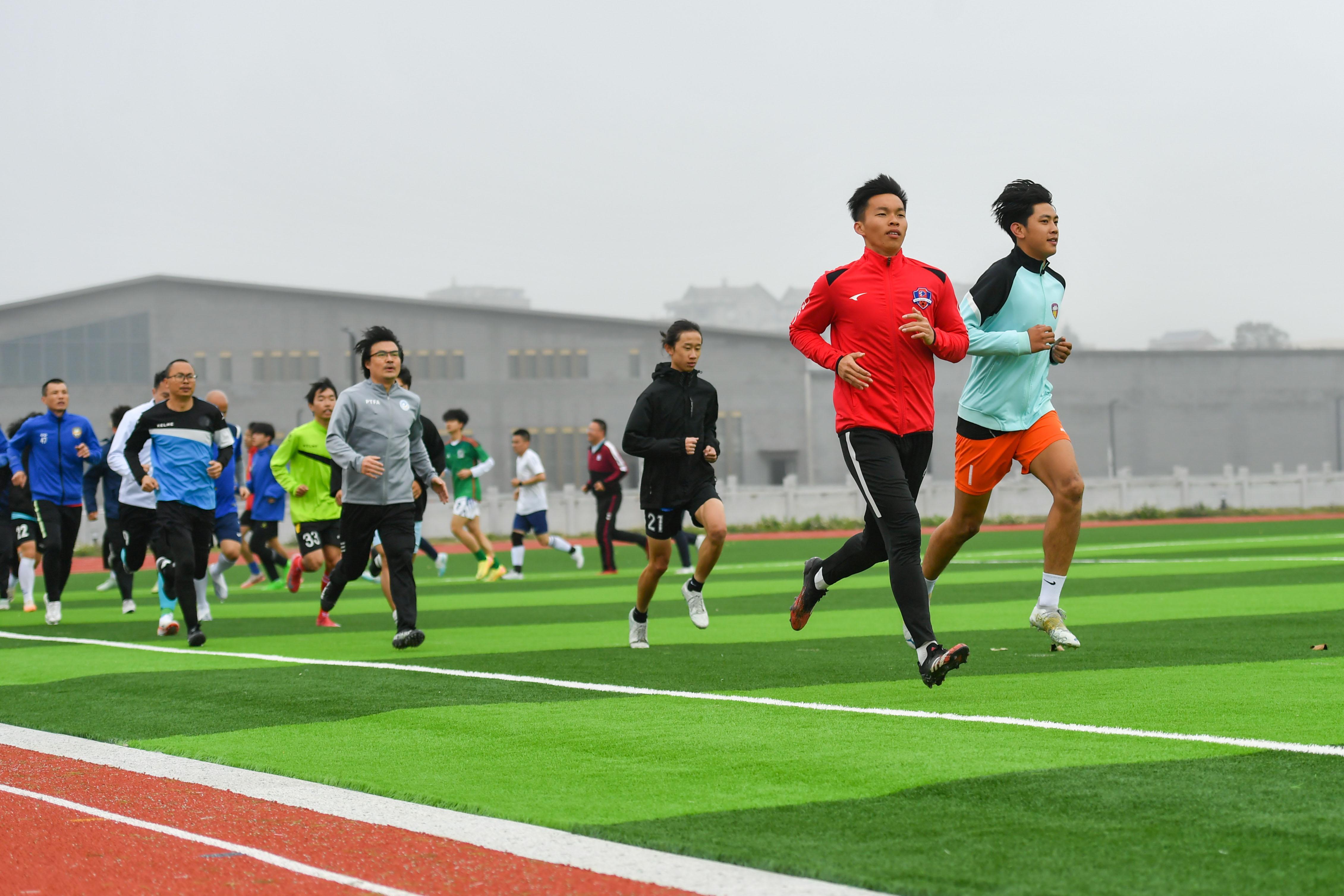 平潭队加紧备战“闽超”